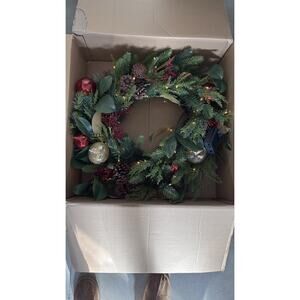 Frontgate 32" inch Florists Choice pre-decorated pre-lit Wreath